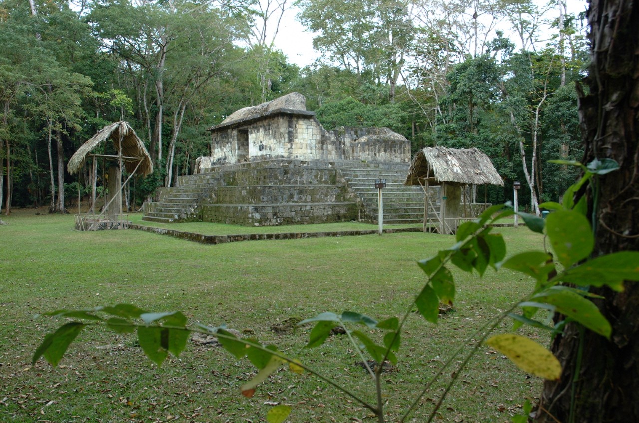 Ruinas Mayas en Guatemala - Sitios Arqueológicos - Guatemala Viajes